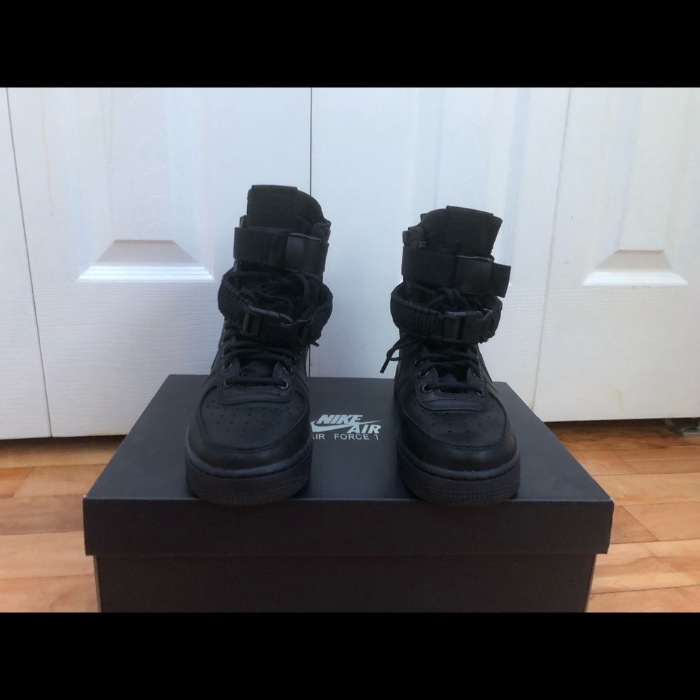 Women’s Nike SF Air Force 1’s True Black